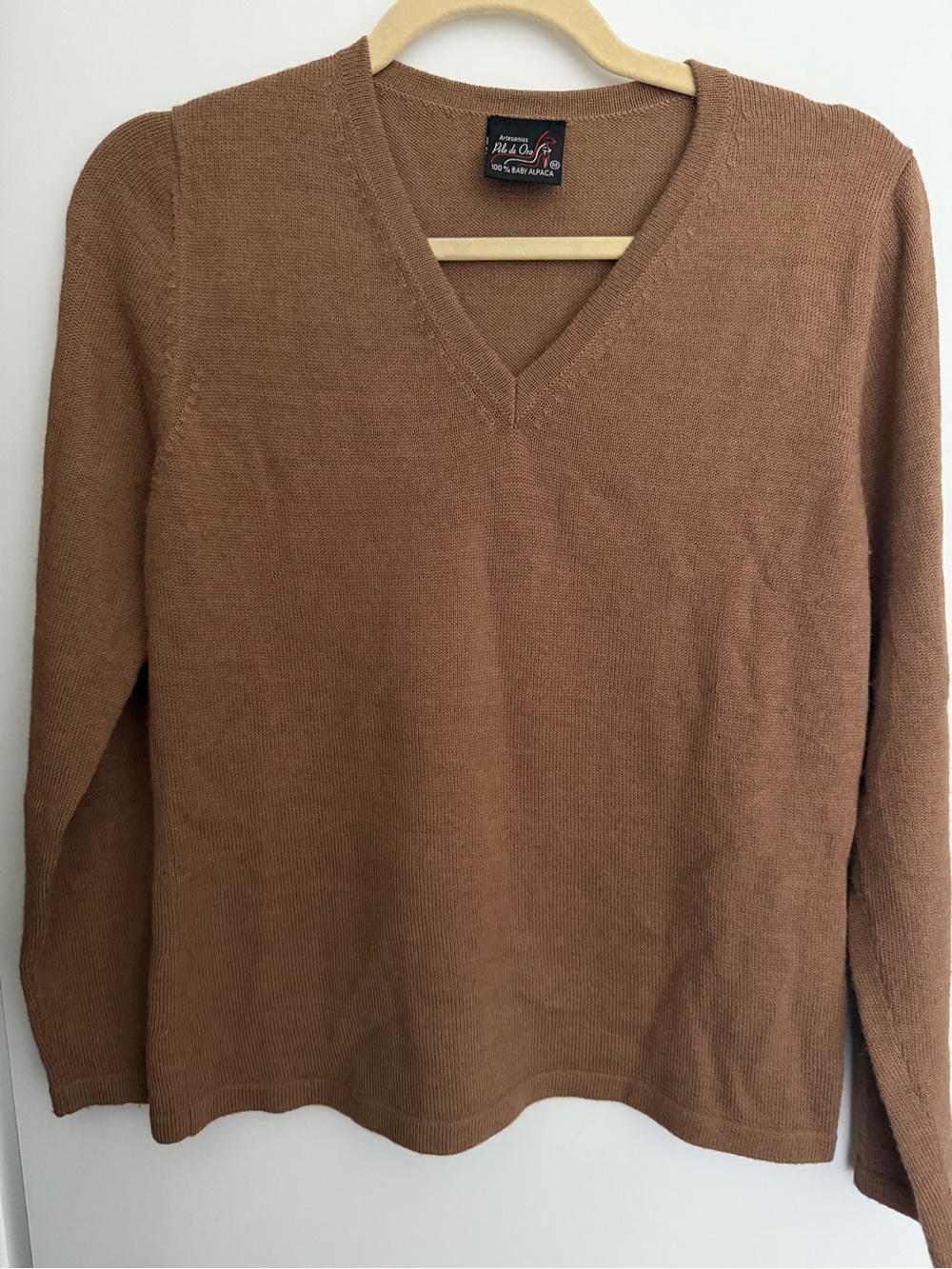Women’s V-Neck Sweater in Camel by